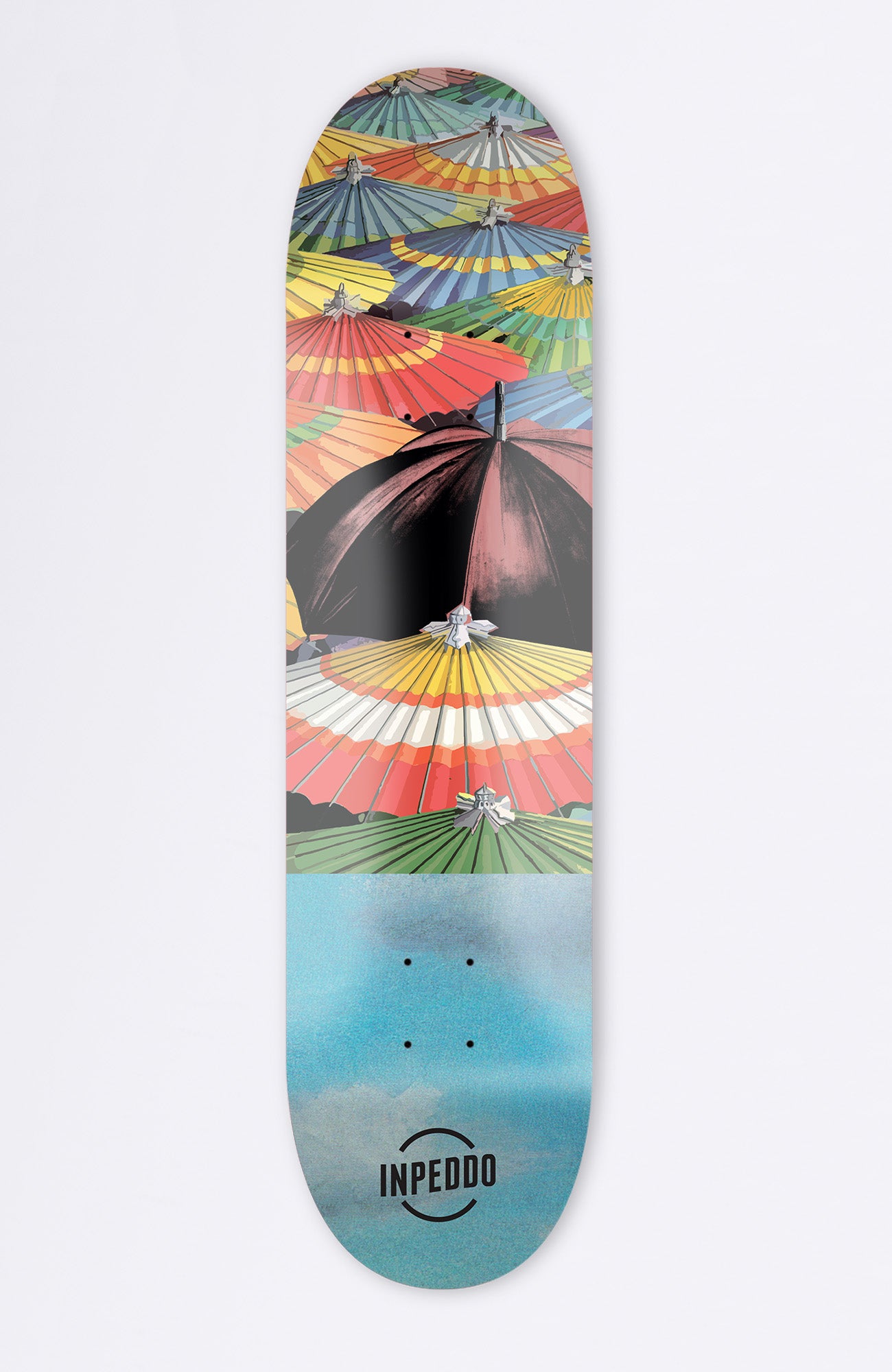 skateboard deck mit vielen bunten Regenschirmen als Grafik, unten blauer Himmel