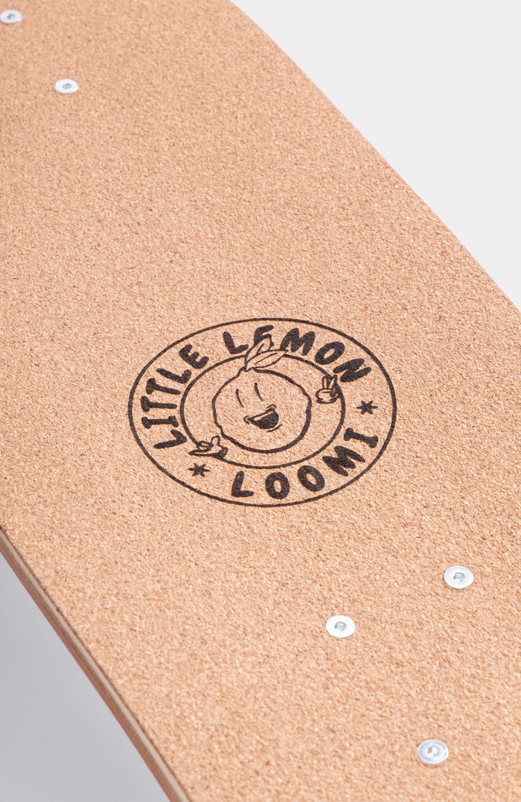 Kinder Skateboard der Marke loomi. Umweltfreundliche Laser Gravur