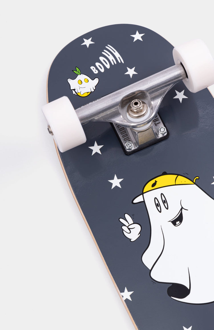 Skateboard für Kinder mit Kork der Marke Loomi. Kleiner Geist Skateboard Grafik für Kinder