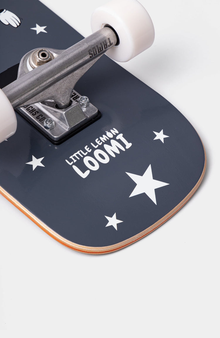 Skateboard für Kinder mit Kork der Marke Loomi. Kleiner Geist Skateboard Grafik für Kinder