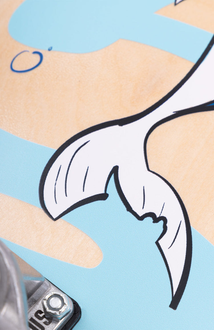 Kinder Skateboard der Marke loomi. Unterwasser Grafik mit Hai