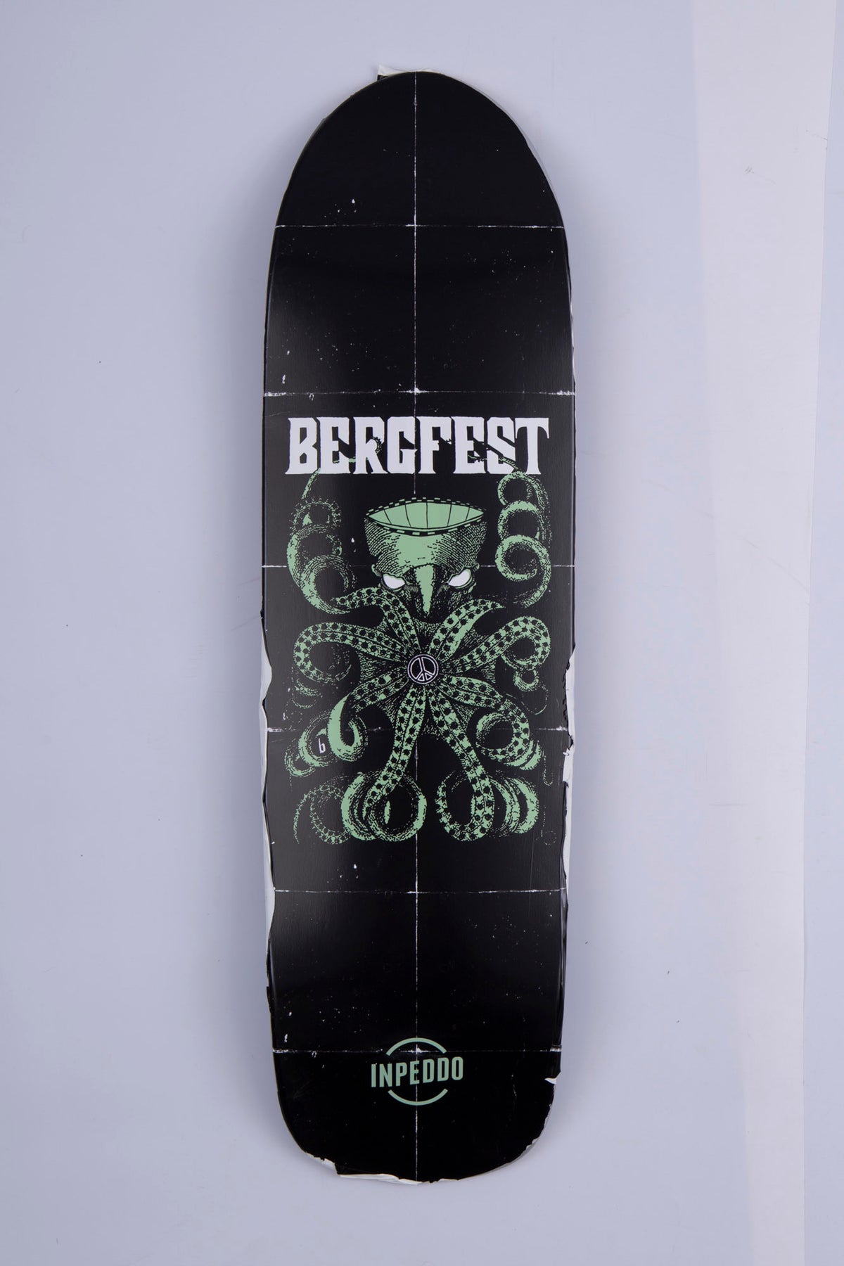 B-Stock Deck Special Shape - 9.0″ Inpeddo x BERGFEST B900 - Peeling Foil