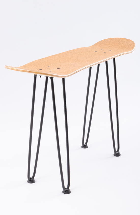 Bank oder Bestelltisch aus Skateboard. Skateboardbank für zuhause