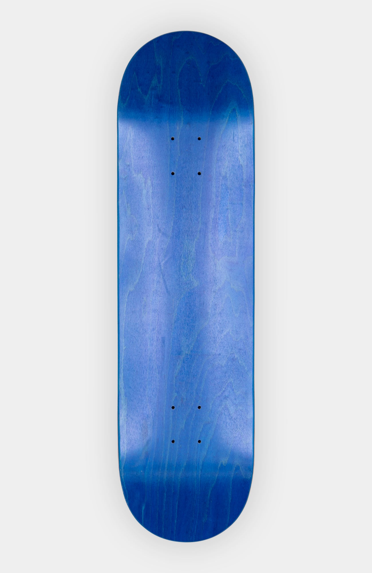 Unterseite von einem deep concave skateboard deck in große 8.5. das deck ist blau und liegt auf einem weißem Hintergrund.