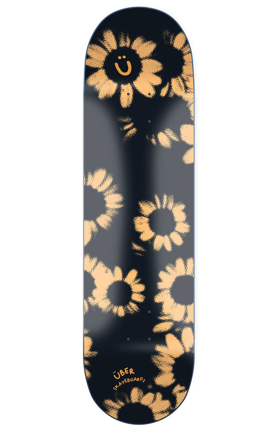 skateboard deck mit pop art Blumen muster und hohem Kontrast, schwarz orange